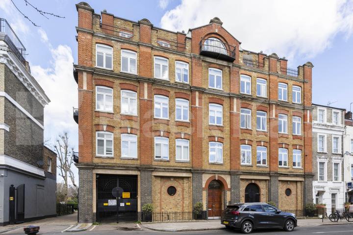 Super spacious two bed two bath apartment by Camden High St & Tube  Pratt Street, Camden